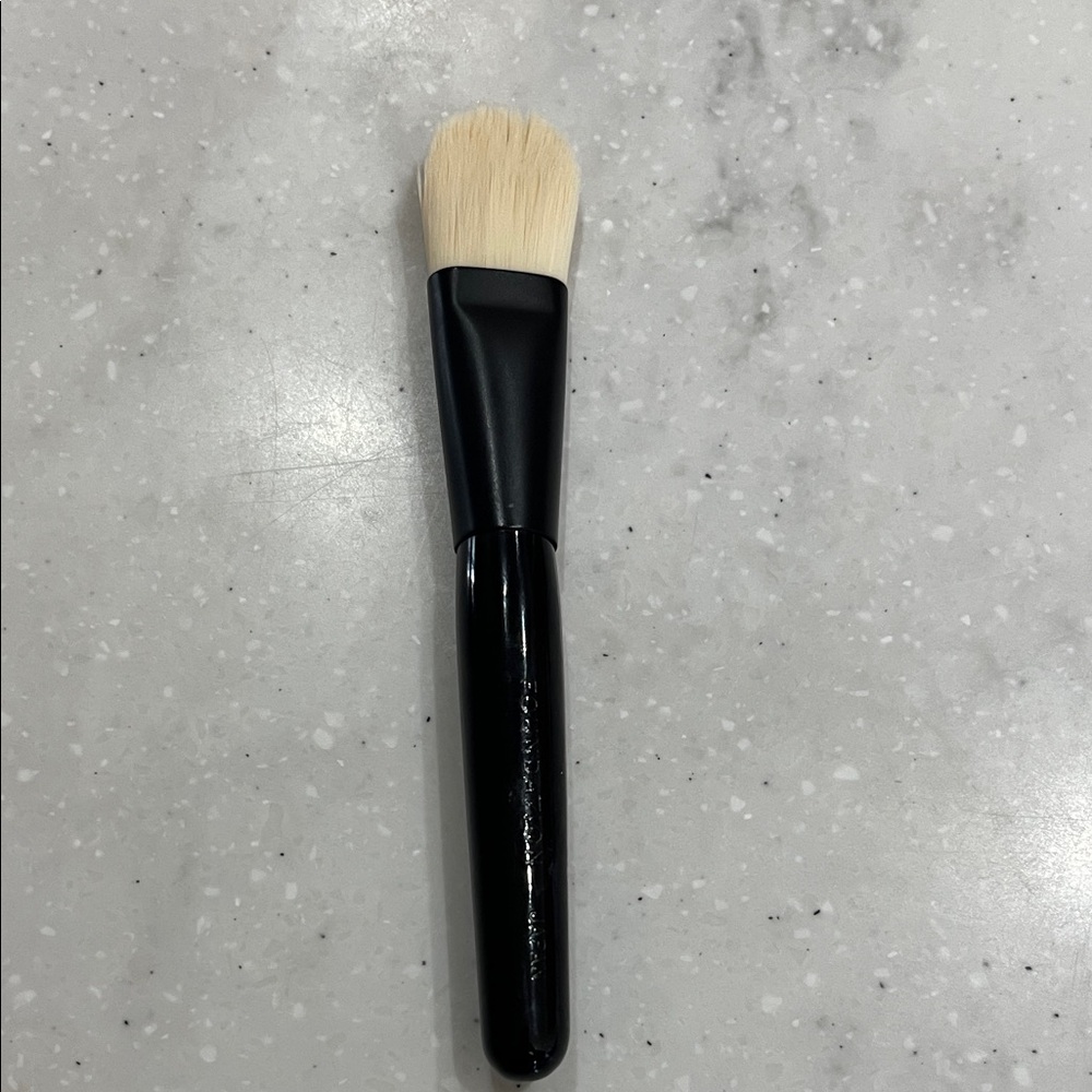 Westman Atelier Foundation Brush